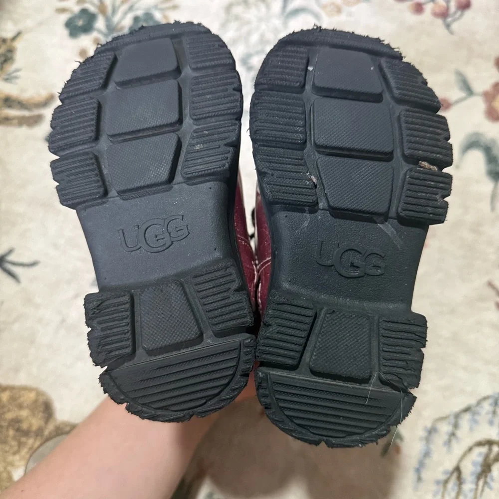 UGG shimmering pink